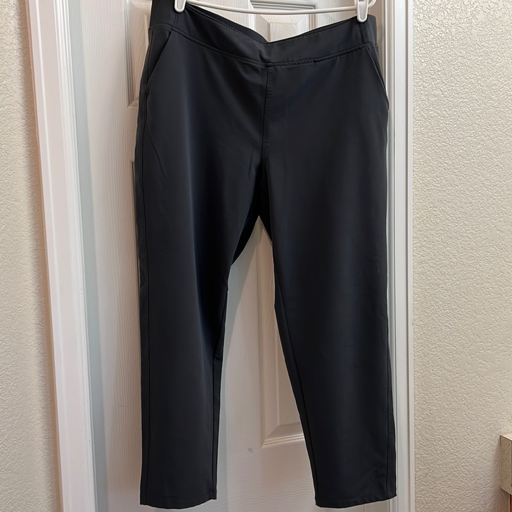 Gray athletic pants. Size XL. 32 degrees cool brand.